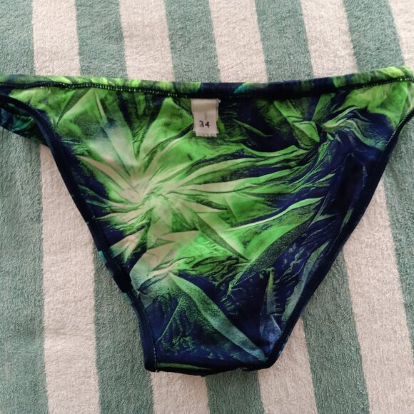 (Pre-Owned) VINTAGE HOM SWIM BRIEF, SIZE 34", GREEN/BLUE PATTERN (*) - Picture 7 of 8